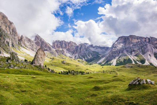 mountains-5544365_1920