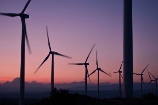 windmills-984137_1920-1