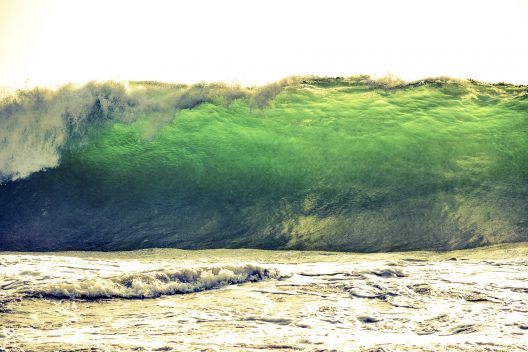 tsunami-3638845_1920