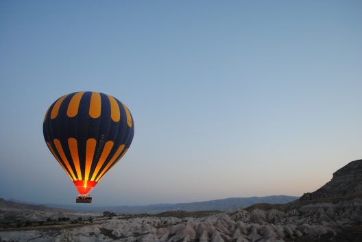 hot-air-balloon-1245927_1920