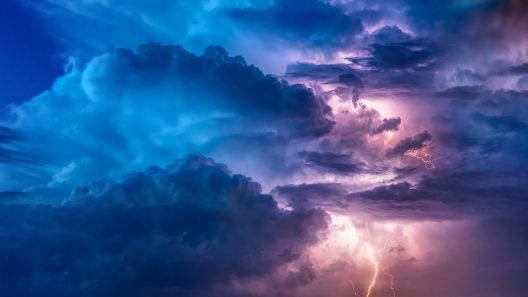 thunderstorm-3625405_1920