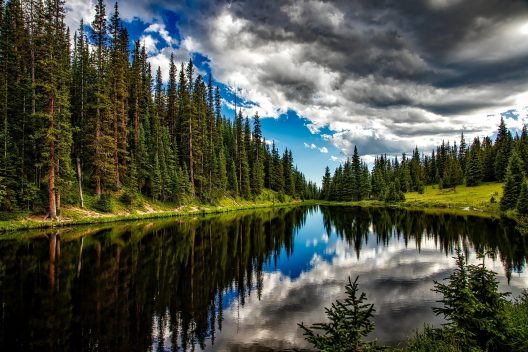 lake-1679708_1920