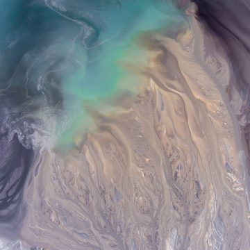 above-ga072abd13_640