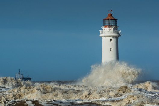 lighthouse-g7e24cf8de_640