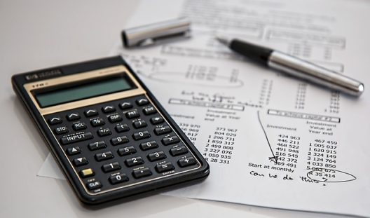 calculator-ge38068113_640