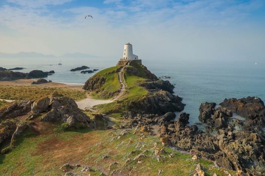lighthouse-g14b5646da_640