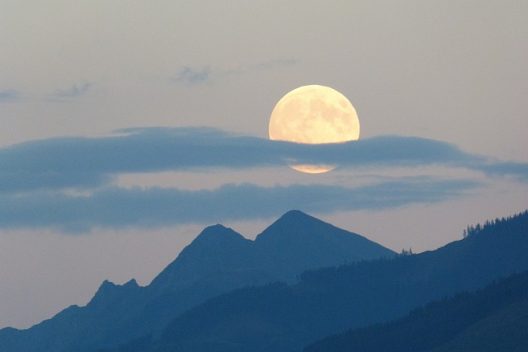 full-moon-460314_640